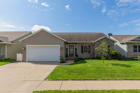 Photo of 4 FRONTIER Court, Le Claire, IA 52753 (MLS # 12633543)