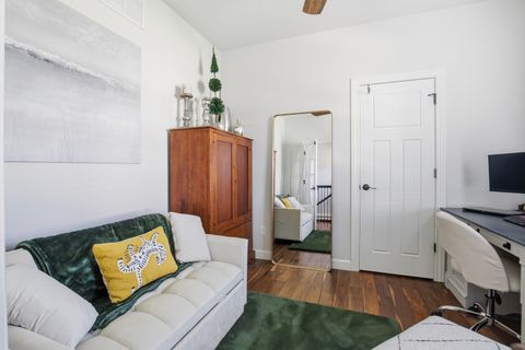 Tiny photo for 4 FRONTIER Court, Le Claire, IA 52753 (MLS # 12633543)