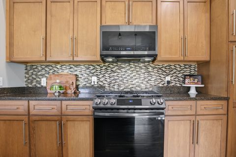 Tiny photo for 4 FRONTIER Court, Le Claire, IA 52753 (MLS # 12633543)