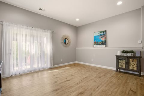 Tiny photo for 4 FRONTIER Court, Le Claire, IA 52753 (MLS # 12633543)