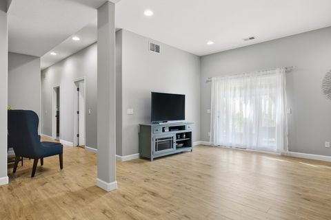 Tiny photo for 4 FRONTIER Court, Le Claire, IA 52753 (MLS # 12633543)