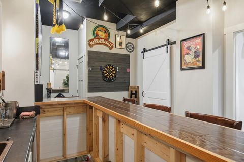 Tiny photo for 4 FRONTIER Court, Le Claire, IA 52753 (MLS # 12633543)