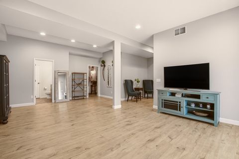 Tiny photo for 4 FRONTIER Court, Le Claire, IA 52753 (MLS # 12633543)
