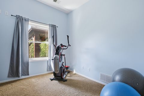 Tiny photo for 4 FRONTIER Court, Le Claire, IA 52753 (MLS # 12633543)