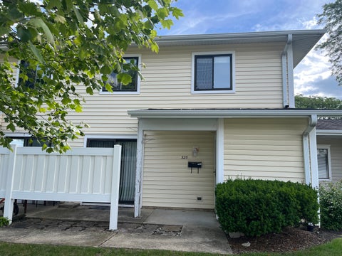 Photo of 325 Bayview Point, Schaumburg, IL 60194 (MLS # 12681664)