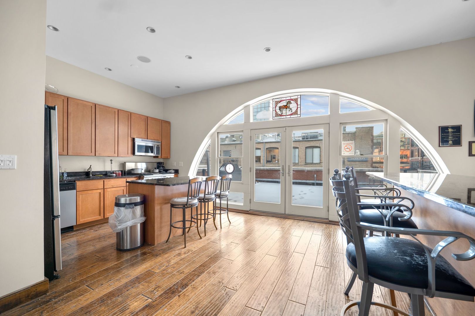 1023 W Fulton Market Street