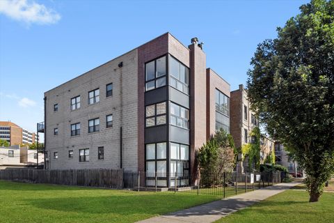 Tiny photo for 450 E Bowen Avenue #2W, Chicago, IL 60653 (MLS # 12491799)