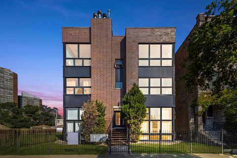 Tiny photo for 450 E Bowen Avenue #2W, Chicago, IL 60653 (MLS # 12491799)