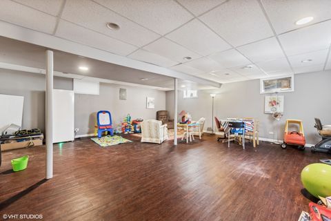 Tiny photo for 121 S Parkside Avenue, Glen Ellyn, IL 60137 (MLS # 12549206)