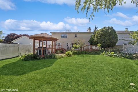 Tiny photo for 121 S Parkside Avenue, Glen Ellyn, IL 60137 (MLS # 12549206)