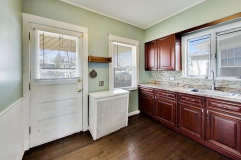 Tiny photo for 917 Home Avenue, Oak Park, IL 60304 (MLS # 12600542)