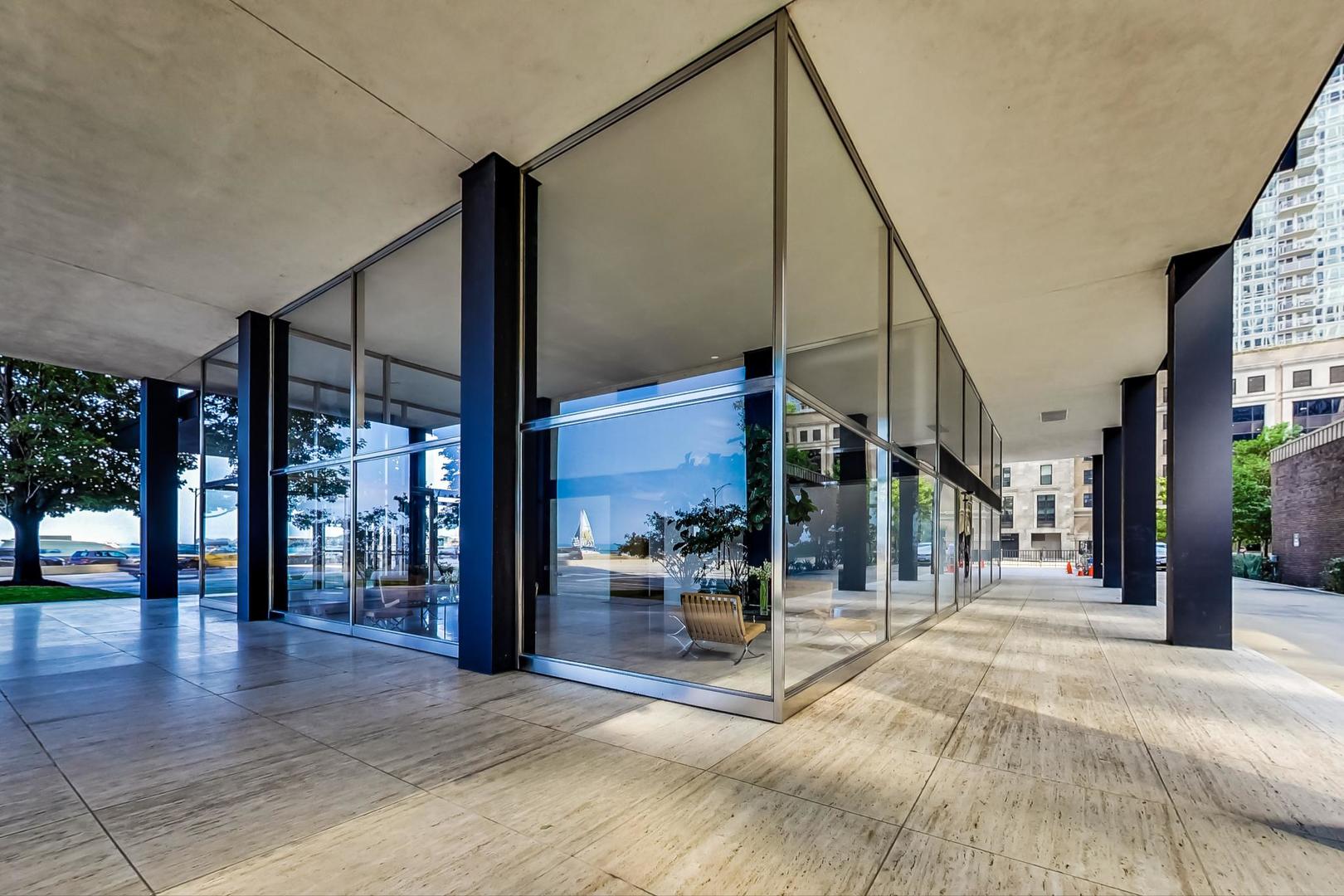 880 N Lake Shore Drive 18E