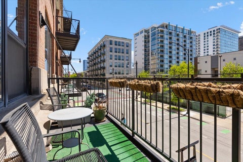 Tiny photo for 70 E 18th Street #2C, Chicago, IL 60616 (MLS # 12603820)