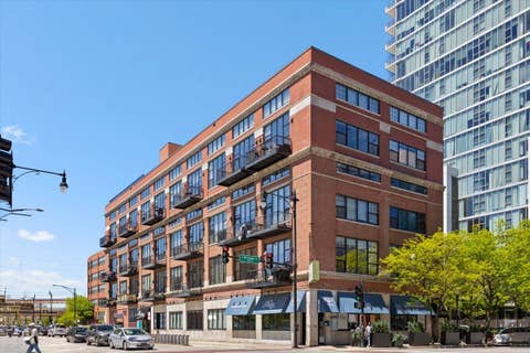Photo of 70 E 18th Street #2C, Chicago, IL 60616 (MLS # 12603820)