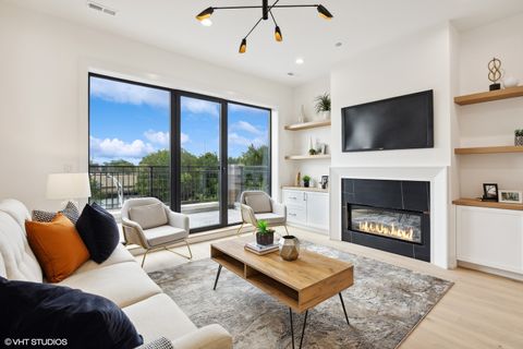 Tiny photo for 957 N Winchester Parkway #2, Chicago, IL 60622 (MLS # 12575337)