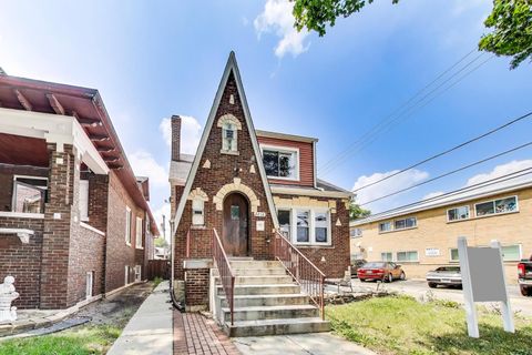 Photo of 2212 Grove Avenue, Berwyn, IL 60402 (MLS # 12462016)