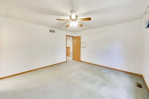 Tiny photo for 231 Clover Chase Circle, Woodstock, IL 60098 (MLS # 12692371)