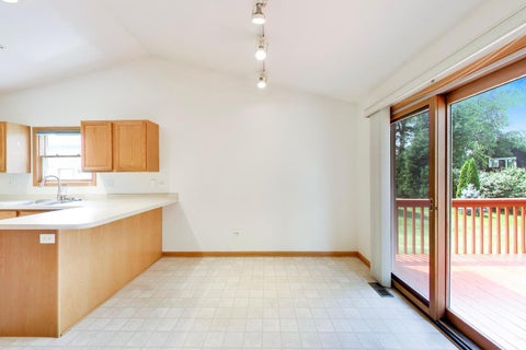 Tiny photo for 231 Clover Chase Circle, Woodstock, IL 60098 (MLS # 12692371)