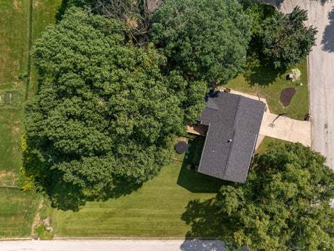 Tiny photo for 81 Cedar Court, Geneseo, IL 61254 (MLS # 12739077)