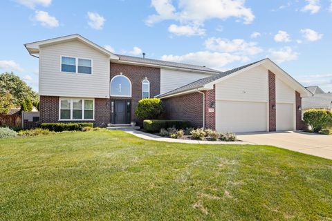 Photo of 8025 Stonegate Drive, Tinley Park, IL 60487 (MLS # 12488005)