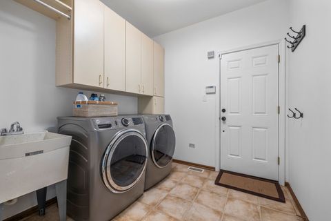 Tiny photo for 8025 Stonegate Drive, Tinley Park, IL 60487 (MLS # 12488005)