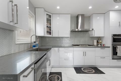 Tiny photo for 7030 Foster Street, Morton Grove, IL 60053 (MLS # 12444590)