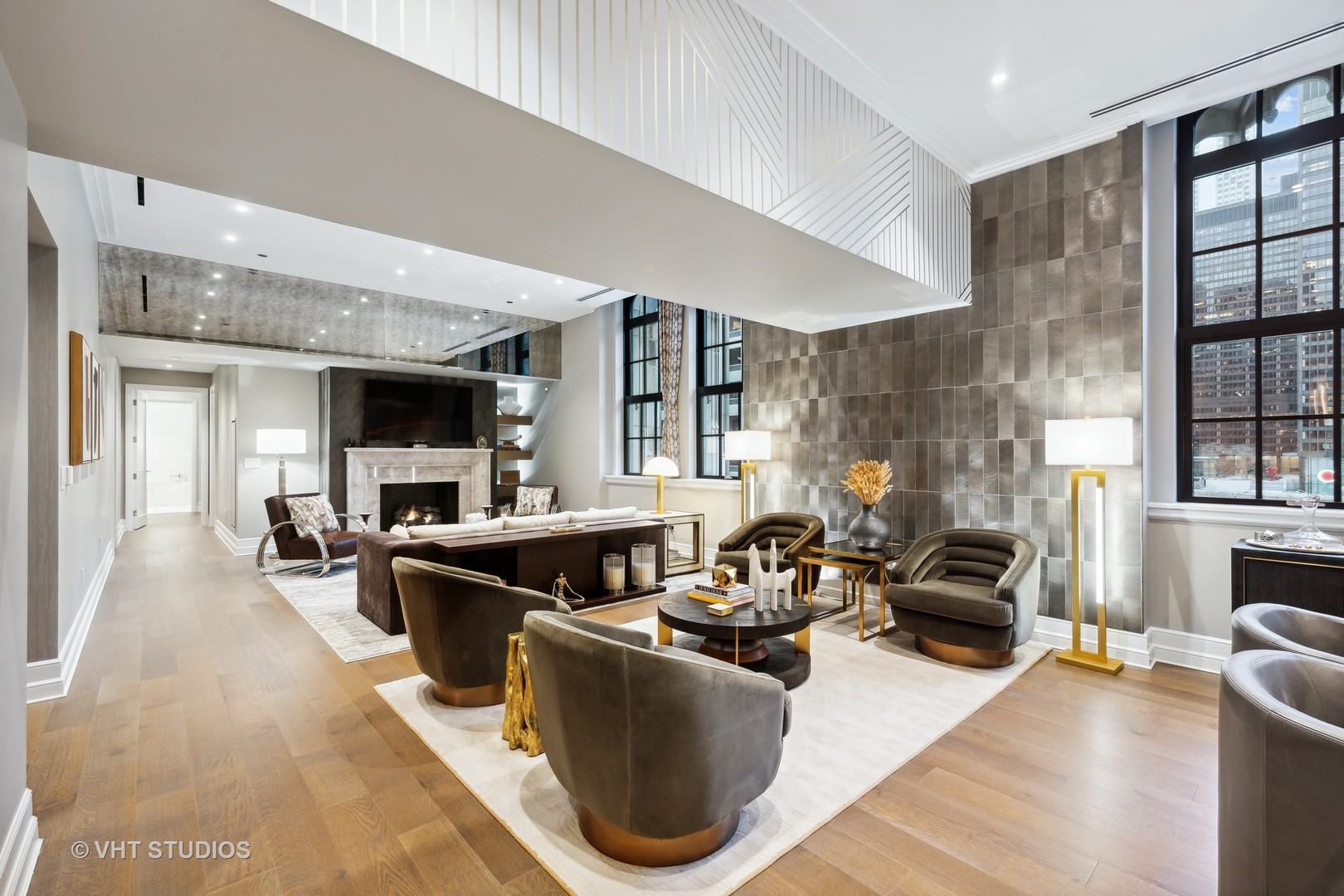 435 N Michigan Avenue 401