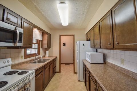Tiny photo for 1507 S Oak Street, Pontiac, IL 61764 (MLS # 12613447)