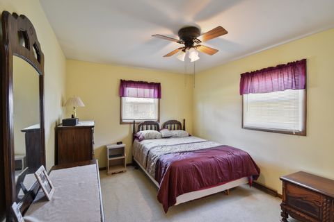 Tiny photo for 1507 S Oak Street, Pontiac, IL 61764 (MLS # 12613447)
