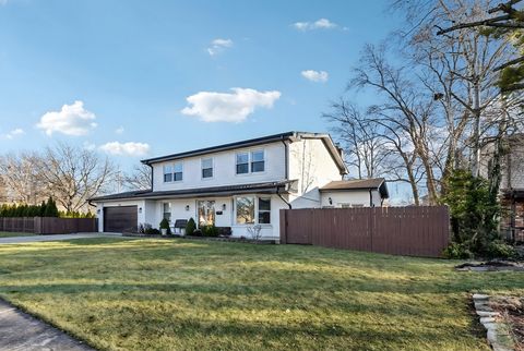 Tiny photo for 2301 Malik Court, Glenview, IL 60025 (MLS # 12545076)