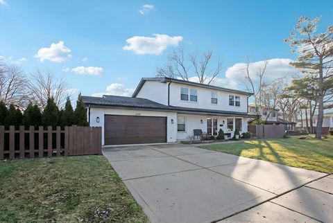 Tiny photo for 2301 Malik Court, Glenview, IL 60025 (MLS # 12545076)