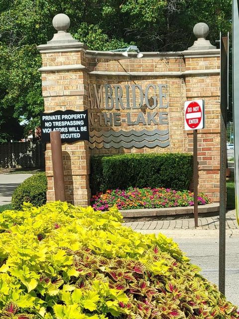 Tiny photo for 200 Lake Boulevard #402, Buffalo Grove, IL 60089 (MLS # 12525535)