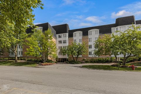 Photo of 200 Lake Boulevard #402, Buffalo Grove, IL 60089 (MLS # 12525535)
