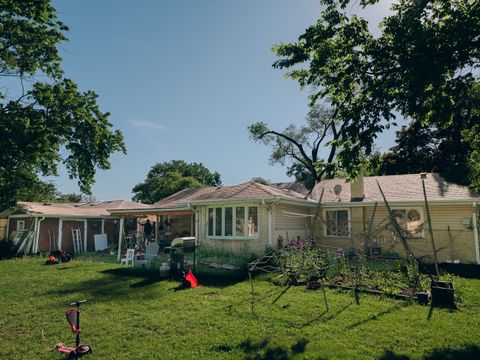 Tiny photo for 9425 MARGAIL Avenue, Des Plaines, IL 60016 (MLS # 12651950)