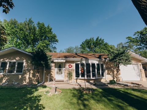 Tiny photo for 9425 MARGAIL Avenue, Des Plaines, IL 60016 (MLS # 12651950)