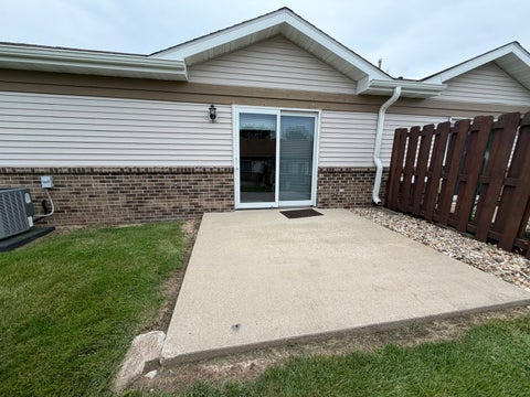 Tiny photo for 2503 Katey Court #B, Sterling, IL 61081 (MLS # 12701649)