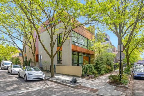 839 N HERMITAGE Avenue 101 Chicago IL 60622