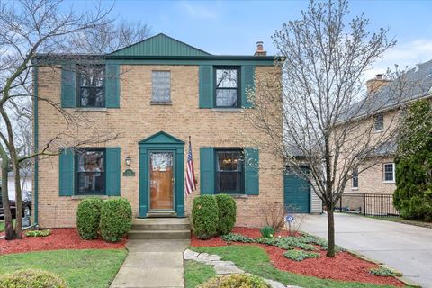 Photo of 424 S Home Avenue, Park Ridge, IL 60068 (MLS # 12605819)