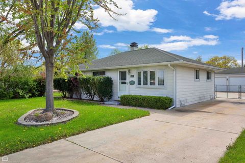 240 S Villa Avenue Addison IL 60101