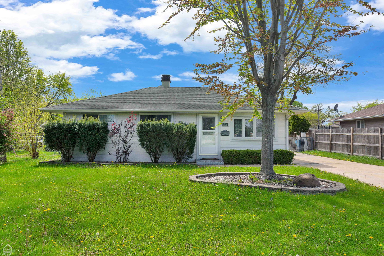 240 S Villa Avenue