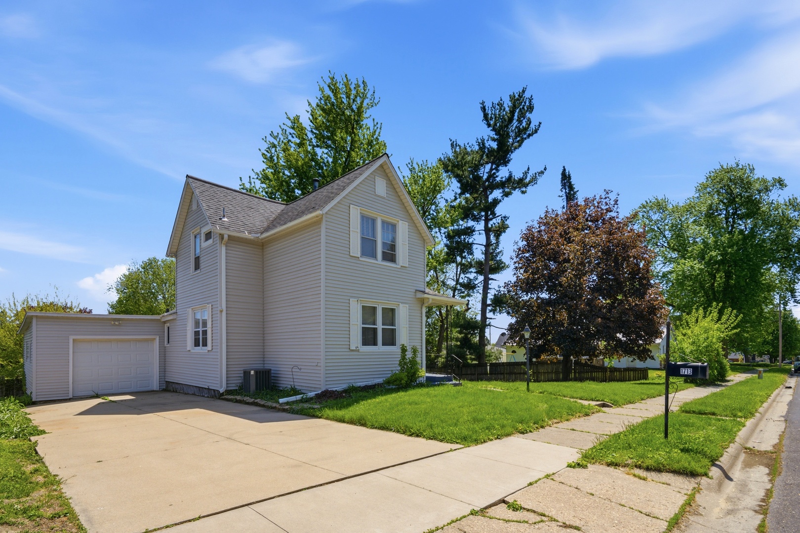 1713 N 5th Street