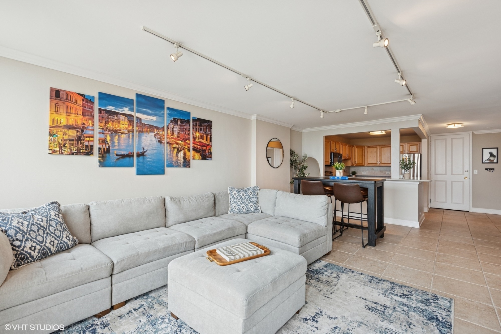 1660 N La Salle Drive 1309