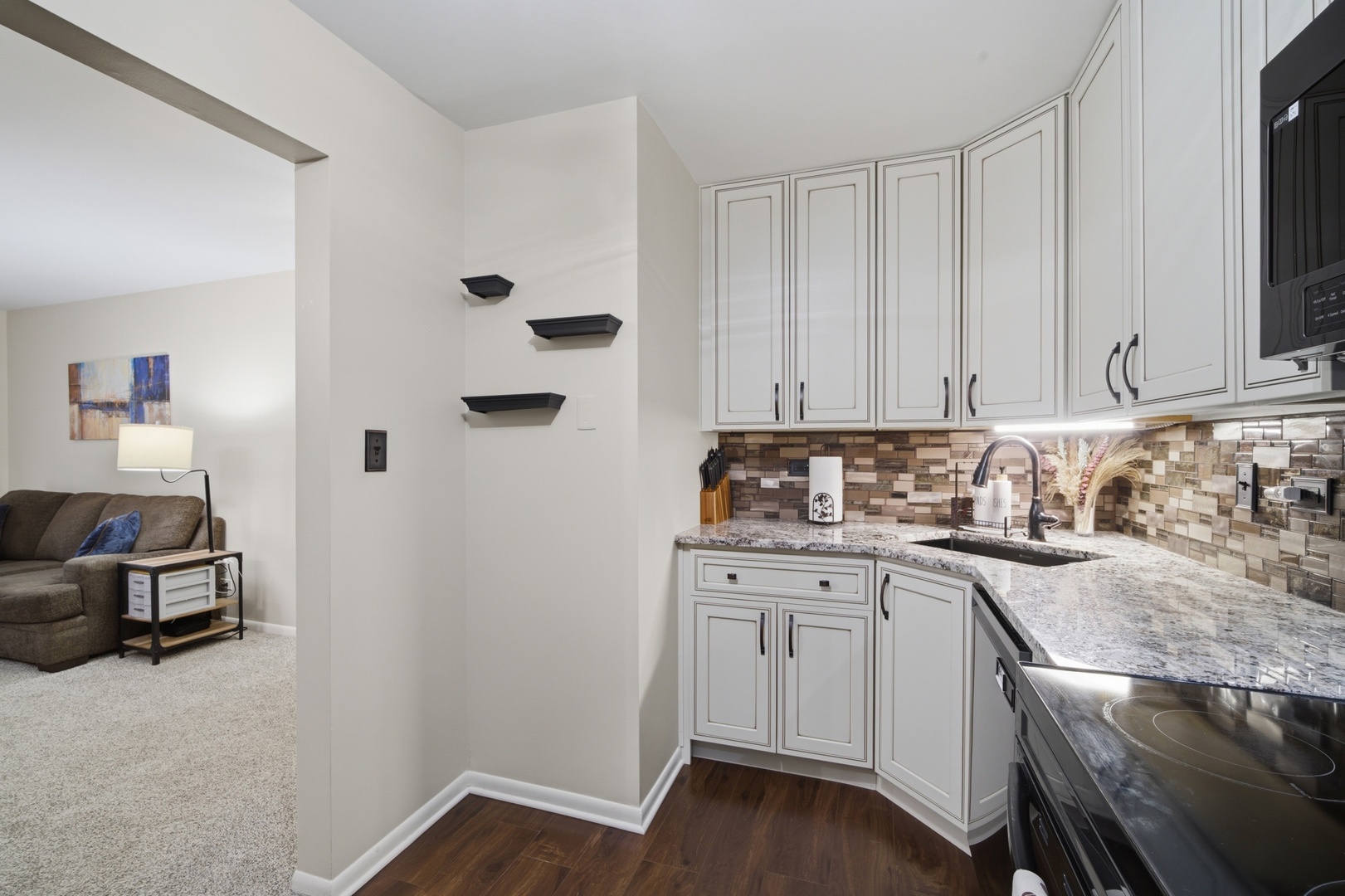 607 W Central Road 1A