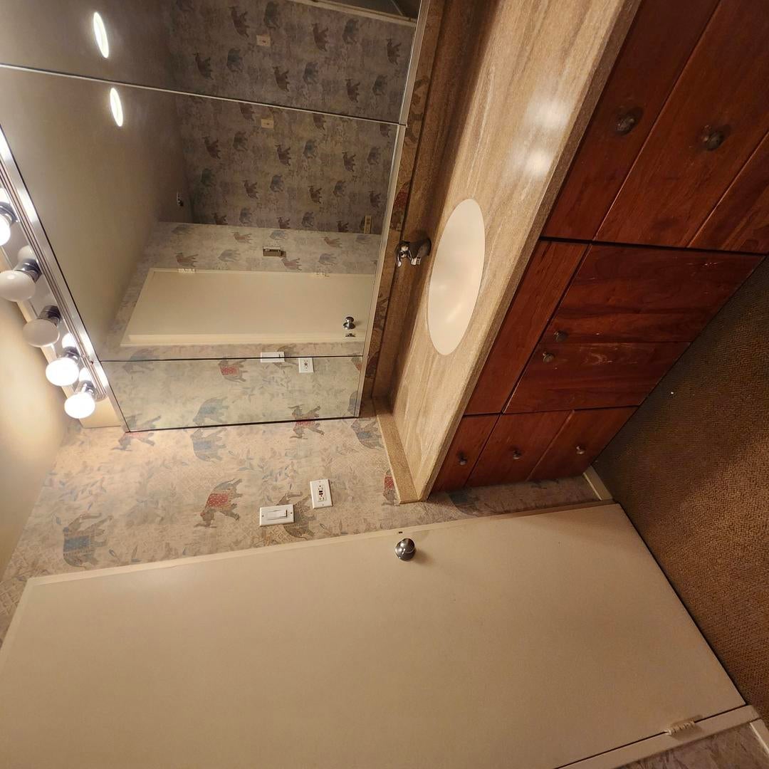 175 E Delaware Place 8508