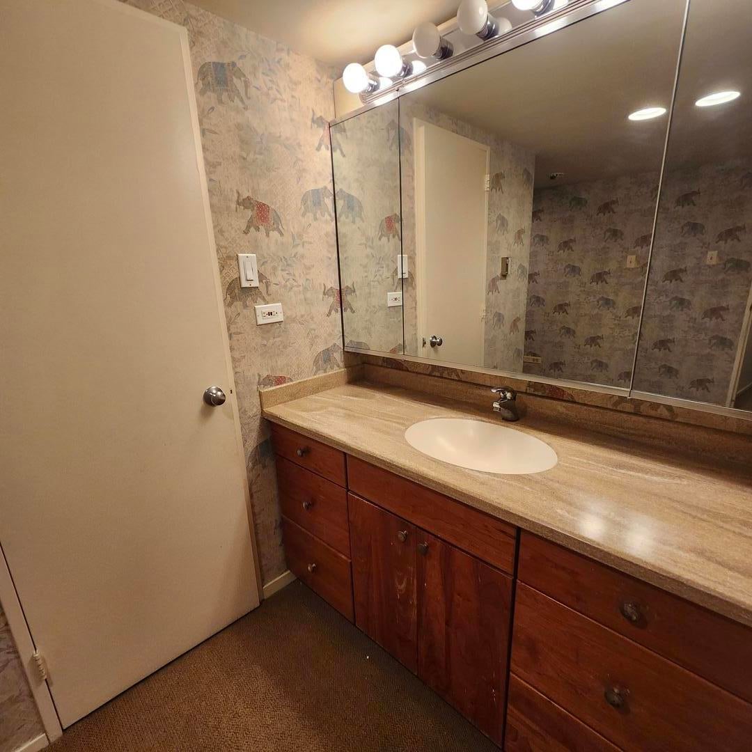 175 E Delaware Place 8508