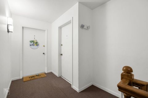 Tiny photo for 156 W Golf Road #E, Libertyville, IL 60048 (MLS # 12650941)
