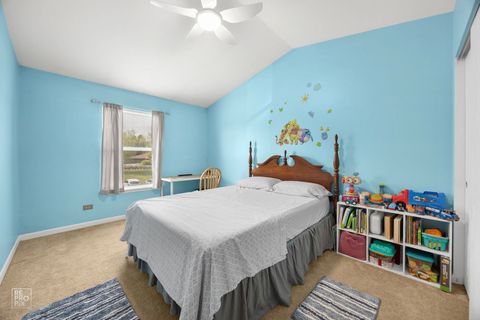 Tiny photo for 156 W Golf Road #E, Libertyville, IL 60048 (MLS # 12650941)