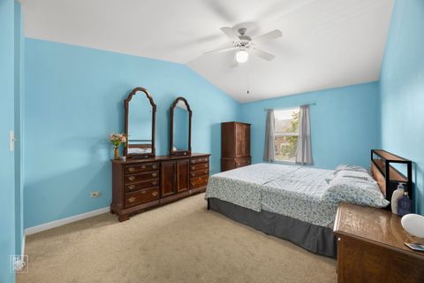 Tiny photo for 156 W Golf Road #E, Libertyville, IL 60048 (MLS # 12650941)