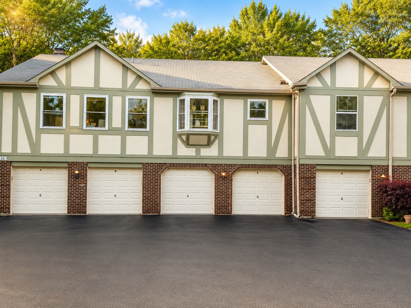156 W Golf Road E