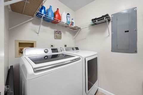 Tiny photo for 156 W Golf Road #E, Libertyville, IL 60048 (MLS # 12650941)